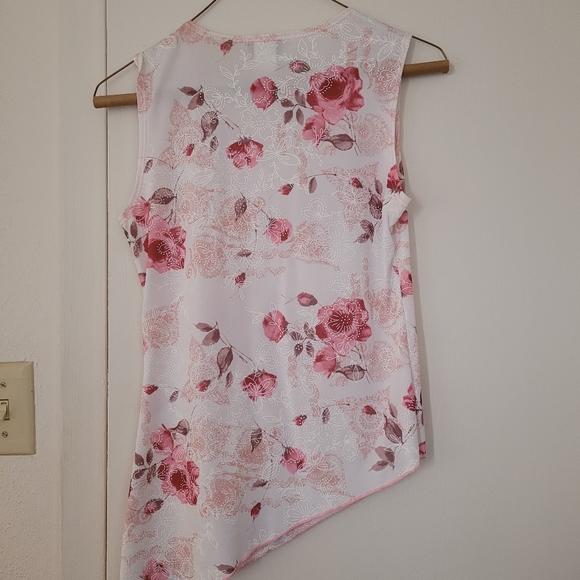 La Kohaki Sleeveless Medium Light Floral Top - Picture 2 of 2